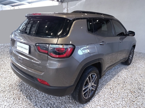 Imagen 5 de 12 de Jeep Compass 2.4 Sport Automática