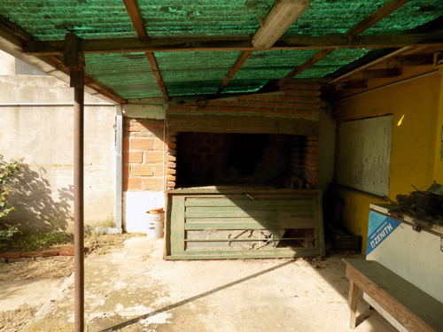 Casa Quinta, De 4 Hectareas Con 2 Viviendas Con Cochera, Deposito, Parque Y Parrilla