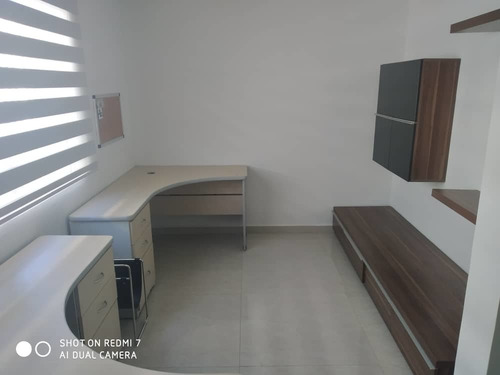 Imagen 12 de 14 de Alquiler Fijo, Bello Y Espacioso Townhouse. Jorge Coll.