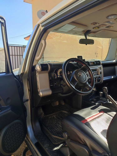 Imagen 6 de 24 de Toyota Fj Cruiser Dlx 4x4 V6 4.0