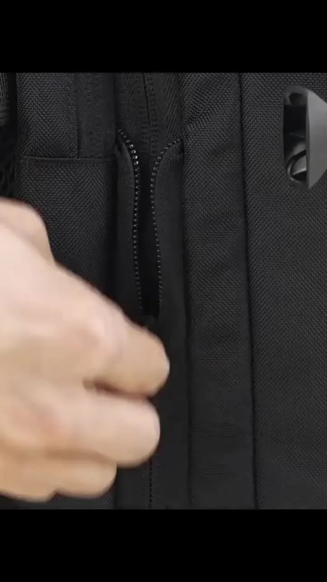 Mochila, para homens e mulheres, com fecho de senha, capacidade expandível de 30 a 42 L, impermeável, reforçada, ideal para viagens diárias e negócios, pode acomodar um laptop de 15,6 polegadas