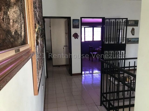 Imagen 12 de 30 de Casa En Venta En Colinas De Santa Rosa Este De Barquisimeto 0.4.2.4.5.9.3.7.5.4.2/ Código Rent-a-house Mls: 22-1619