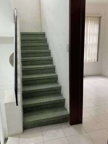 Renta: Casa De 3 Niveles Con Uso De Suelo Para Oficinas, Zona Rosa, Col Juarez