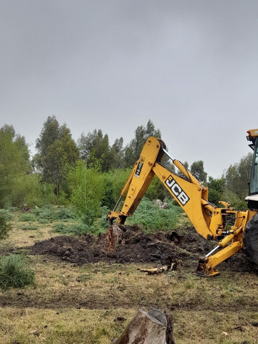 Imagen 2 de 4 de Trabajos Con Retroexcavadora.