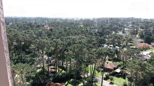 Apartamento En Venta Sobre Roosevelt 2 Dormitorios, Bajó De Precio!- Ref: 26