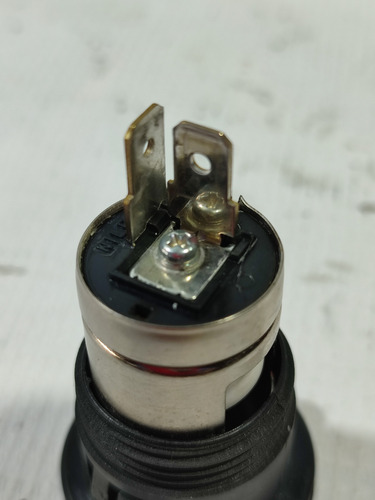 Toma Corriente Nissan Rogue 2.5 Mod 08-14 Original (Usado)
