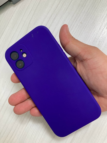 Forro iPhone 12 Silicone Case Morado Como Nuevo 