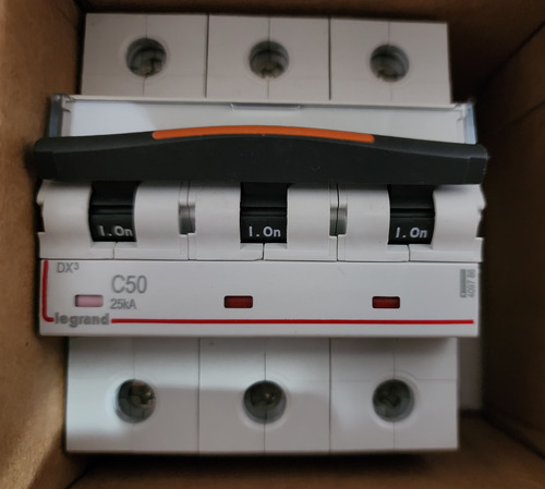 Interruptor Automatico 3p 50a 25ka Curva C Ref 409786 Legran