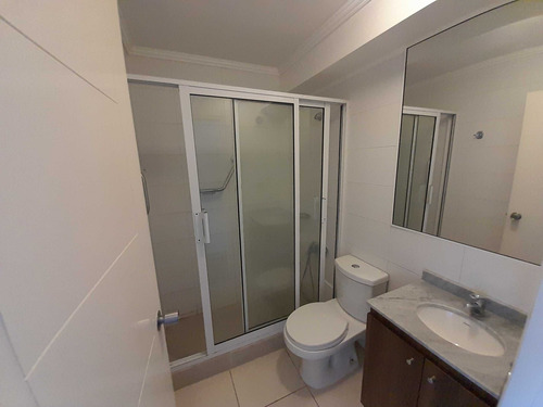 Como Nuevo 2 Dormitorios, 2 Baños (93710)