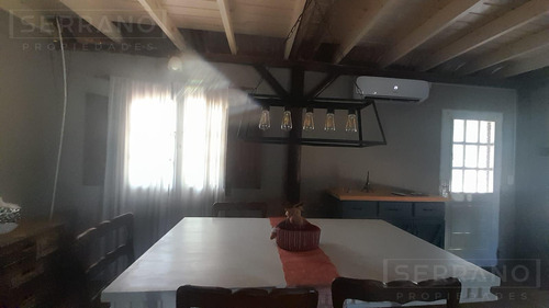 Venta Casa 3 Amb, Pileta, Calle Guiraldes Esq. Larreta, Parque Sakura, Exaltación De La Cruz