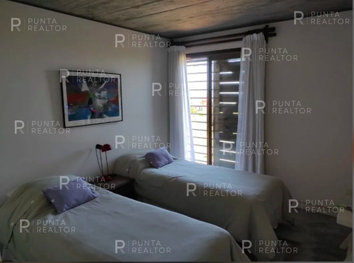 Imagen 26 de 30 de Importante Casa En Alquiler, Con Pileta, Vista Al Mar Y Muy Bien Ubicada El Chorro, Manantiales, Uruguay