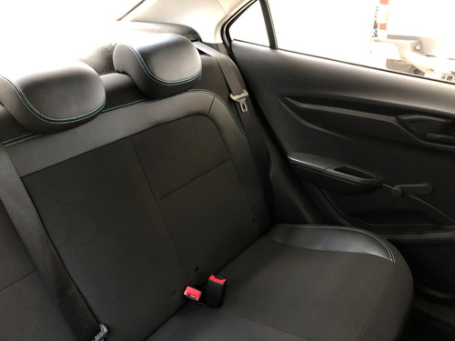 Imagen 12 de 15 de Chevrolet Onix Plus 1.4 Joy Black Mt 4p