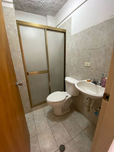 Global Ofrece En Venta: Apartamento En Res. Sagrada Familia Ubicado En Bella Florida Los Caobos.