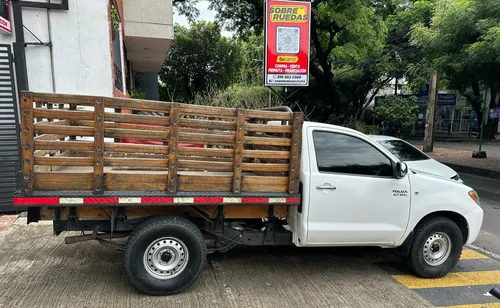 Toyota Hilux De Estacas 2.7 A Gasolina 4x2 Mt Mod 2009