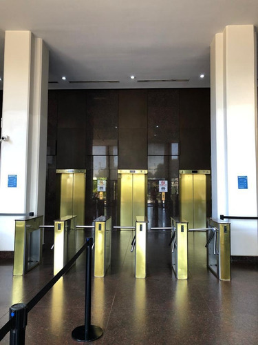 Oficinas En Alquiler | Av. Eduardo Madero 1020, Caba | 300 M²