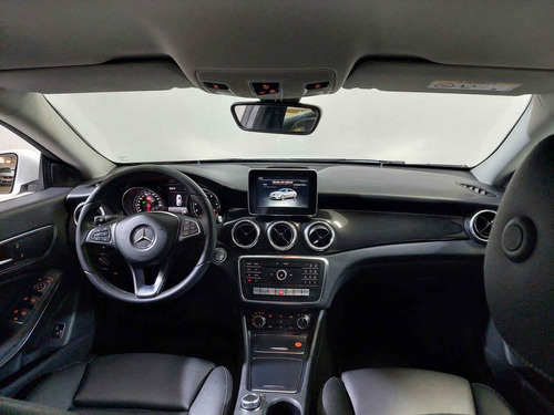 Imagen 10 de 15 de Mercedes-benz Clase Cla 2019 4p 200 L4/1.6/t Aut