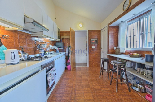 Casa En Venta - Playa Mansa- Ref: 1167