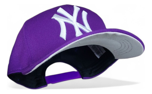 Gorra Curva Con Abrojo Newyork Violeta