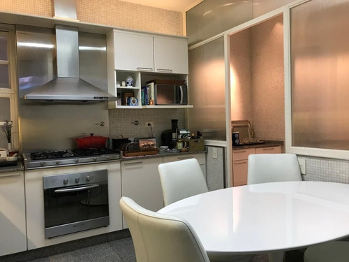 Imagen 17 de 23 de Departamento En Venta De 5 Ambientes En Recoleta