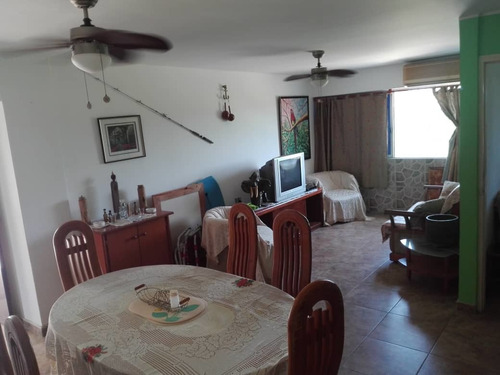 Apartamento En Res.brisas Del Mar Higuerote