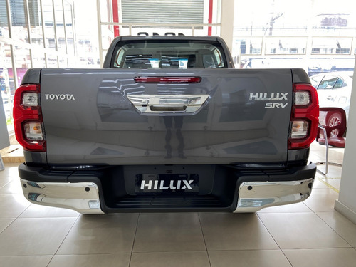 Imagen 16 de 16 de Toyota Hilux 4x2 D/c Srv 2.8 Tdi 6a/t My 2022 Mr