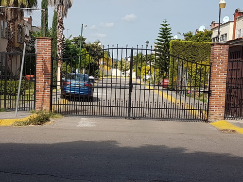 Paseos Del Río Casa En Privada Con Portón Y Vigilancia En Fraccionamiento.