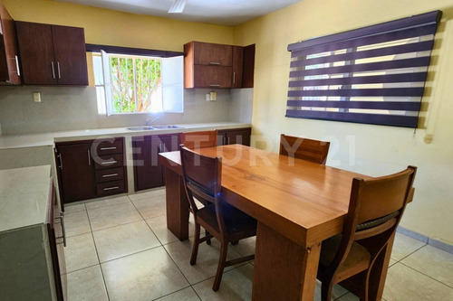 Casa En Venta En Colonia Jacarandas Mazatlan Sinaloa