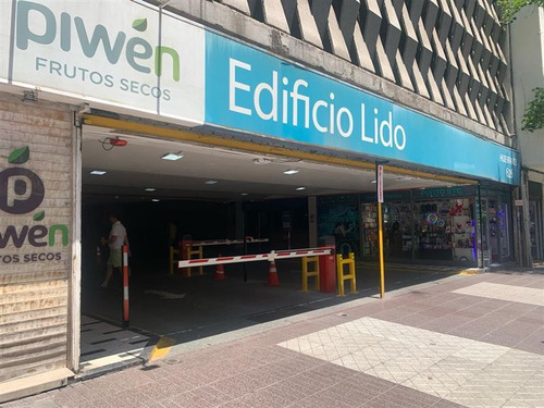 Amplio Estacionamiento En Arriendo En Santiago