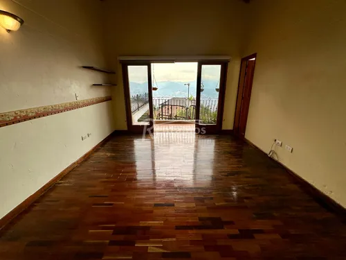 Casa En Arriendo En Loma Del Escobero. Cod A776176