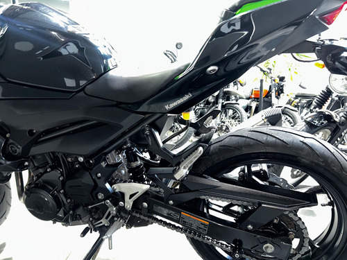 Kawasaki Z400 2020 - Moto Conservada - Pneus Novos - Acess.