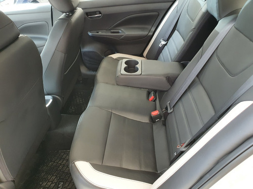 Imagen 10 de 11 de Nissan New Versa Exclusive Cvt