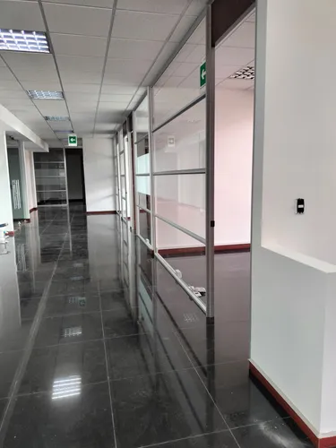 Oficina En Arriendo En Los Rosales. Cod A1105075
