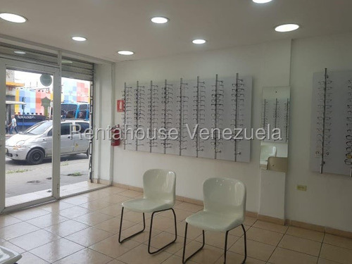 Se Vende Fondo De Comercio En Funcionamiento, Aprovecha Esta Gran Oportunidad De Inversión, Dedicado Al Ramo De Óptica, Ubicado En Un Punto Muy Estratégico, Equipado Con Todo Lo Necesario Para Continu