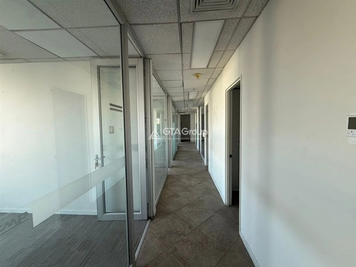 Arriendo Oficina 863 M2 Habilitada. Ricardo Lyon