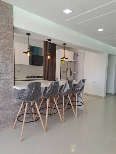 Tibisay Rojas Vende Apartamento A Estrenar En Residencias Chelsea Court. Urb. El Parral   Cod. 227271