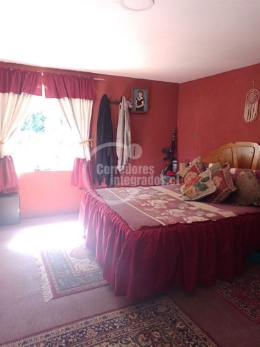 Casa En Venta De 4d En Terreno De 1.038 M2 En Requínoa