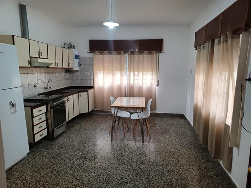 Casa | 2 Dormitorios | Amplio Lote Libre | Cochera | Granadero Baigorria