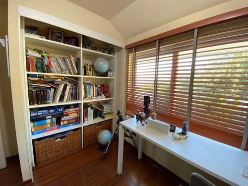 Hermosa Casa, 5 Dormitorios, + Sala De Estar (106482)