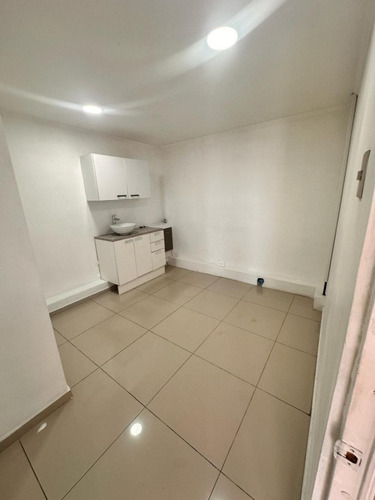Se Arrienda Hermoso Local Comercial Ideal Para Centro Medico