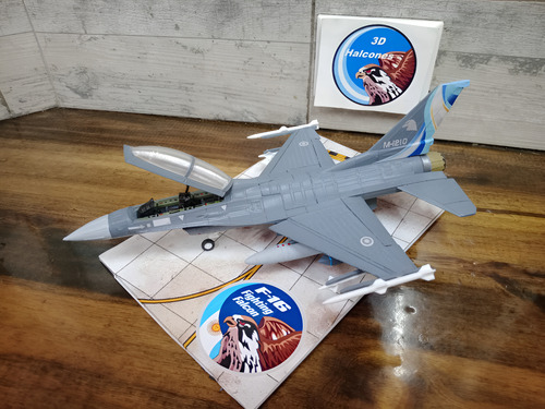 Maqueta De Avión F-16b Block10 Argentino Esc1/48+ Plataforma