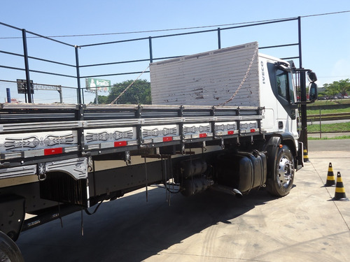 Imagem 3 de 9 de Iveco Tractor 24e25 6x2 2009