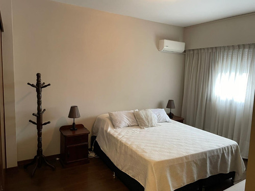 Venta De Casa 4 Dormitorios, 4 Baños En Pleno Parque Batlle