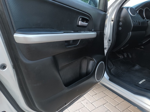 Imagen 13 de 24 de Camioneta Suzuki Grand Vitara Jiii, 4x4, 2010, Motor 2.4