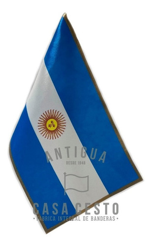 Imagen 1 de 3 de Bandera Argentina De Escritorio En Tela Tafeta * 15x25cm *