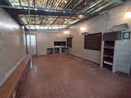 Venta En Block- Casa 3 Amb + Dpto. 3 Amb- Naón Al 4300- Billinghurst