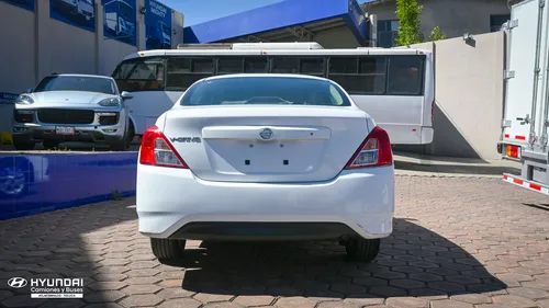 Nissan Versa 1.6 Drive Mt
