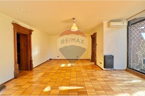 Casa Con Historia En Barrio Gran Bretaña