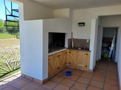 Imagen 17 de 25 de Alquiler Temporario - Casa Quinta Con Jardín Parquizado De 2000m2 - Minuanes Barrio Abadia