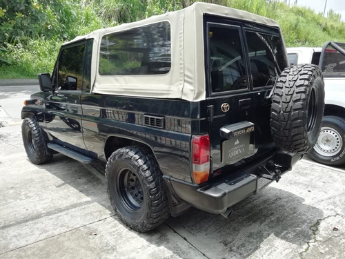 Imagen 4 de 11 de Toyota Land Cruiser 4.5 Fzj73 1996 4.5 893