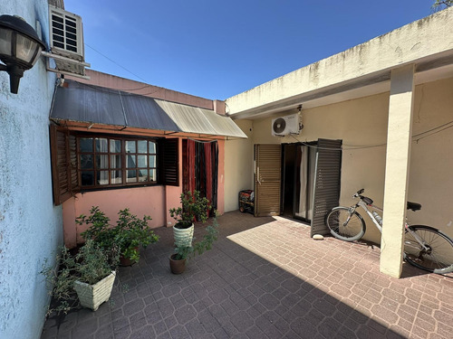 Excelente Casa Lote Propio De 4 Ambientes Con Gran Patio En Mataderos